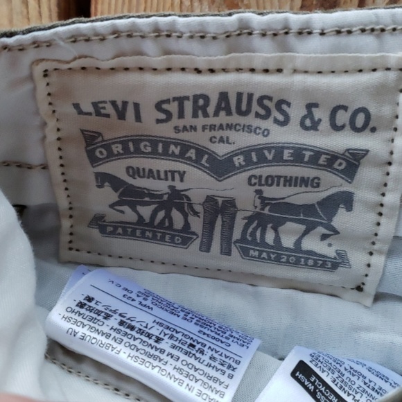 Levi's- Shorts - Picture 3 of 3